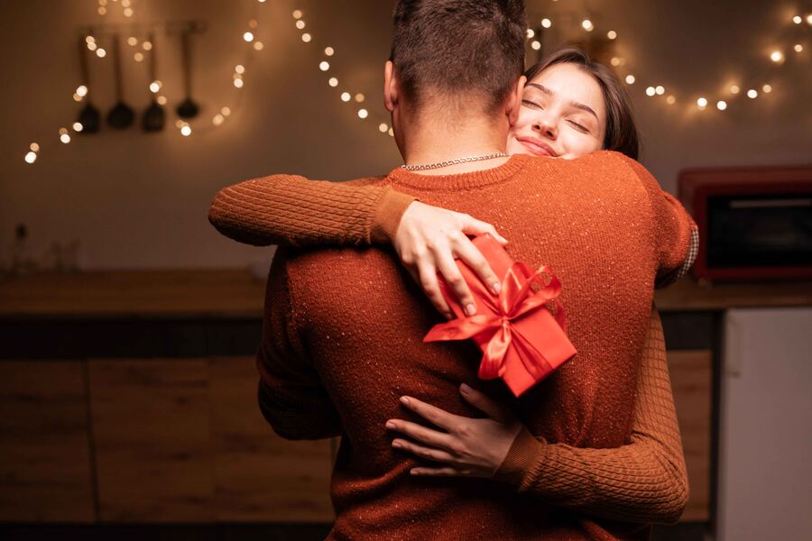 Geschenk zum Jahrestag: Ideen, die mehr bedeuten als ein weiteres Abendessen