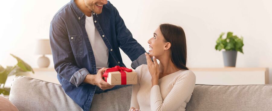 Geschenke für Menschen, die schon alles haben: Ideen, die trotzdem überraschen
